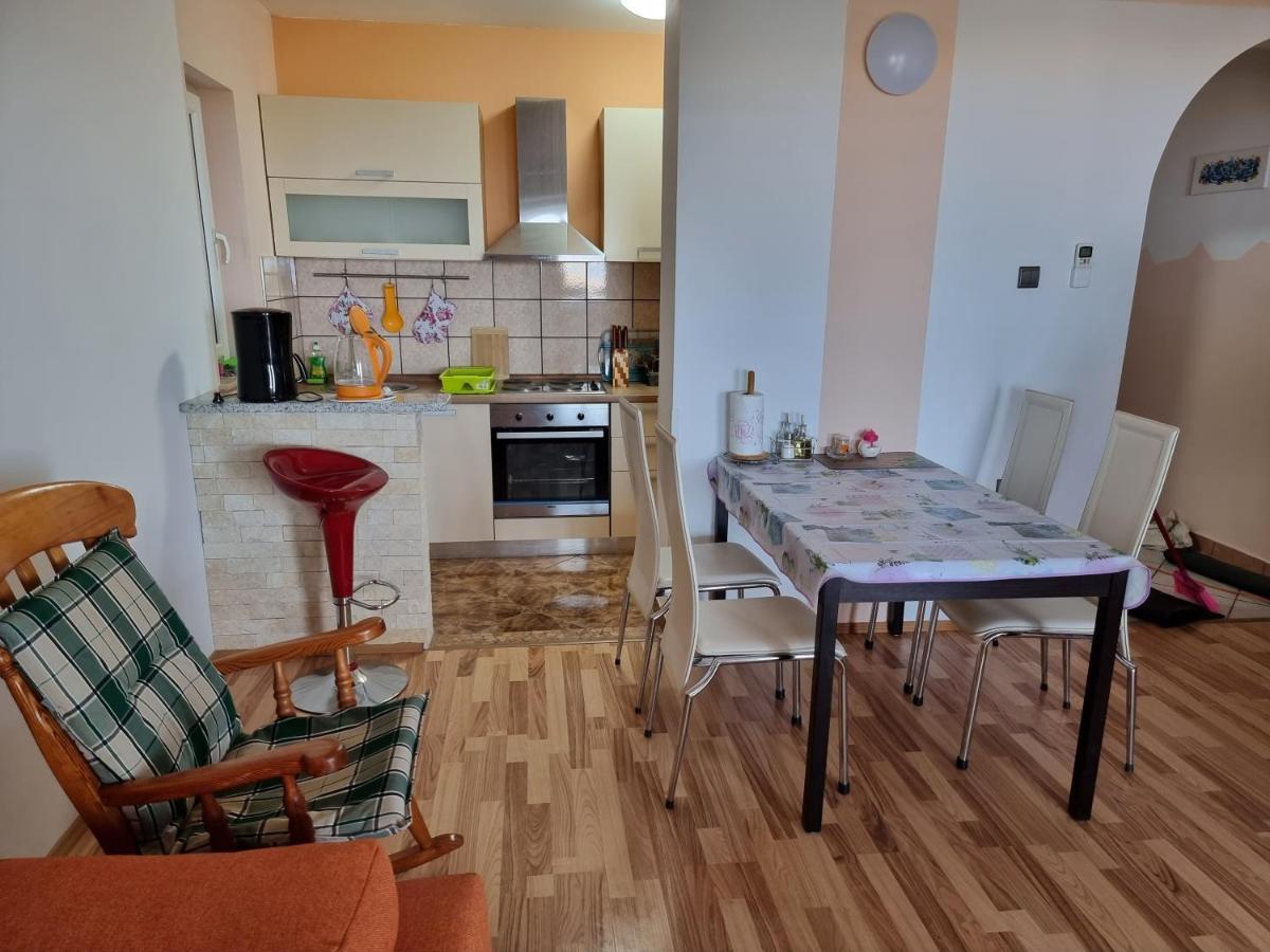 Apartments Katarina Šmrika エクステリア 写真
