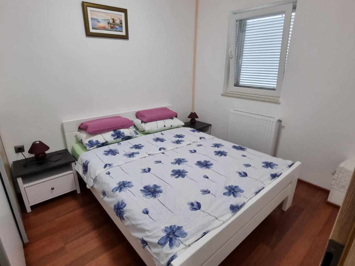 Apartments Katarina Šmrika エクステリア 写真