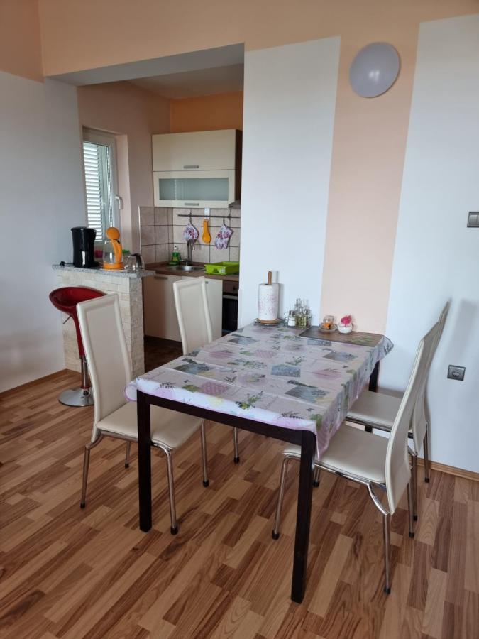 Apartments Katarina Šmrika エクステリア 写真