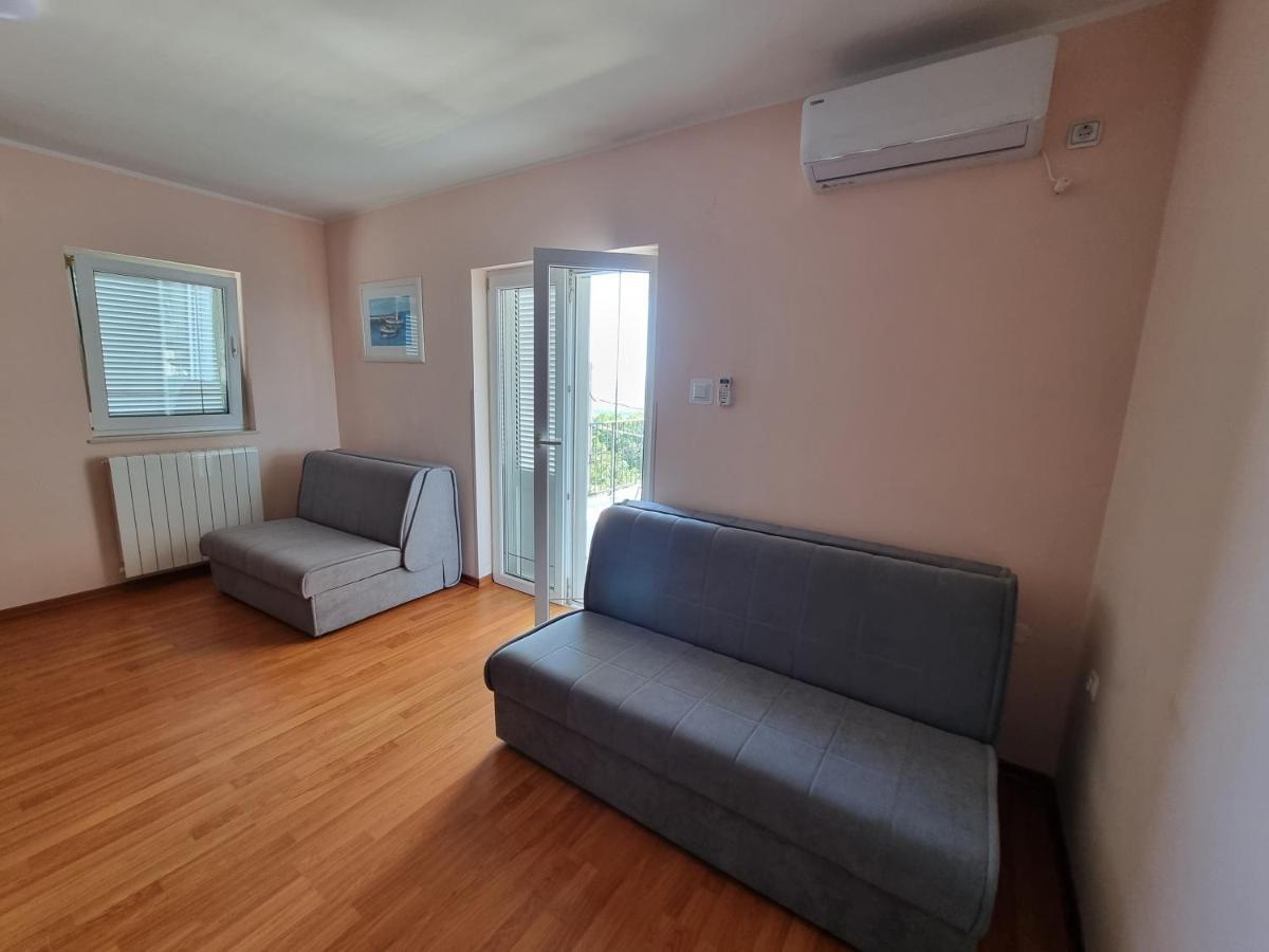 Apartments Katarina Šmrika エクステリア 写真